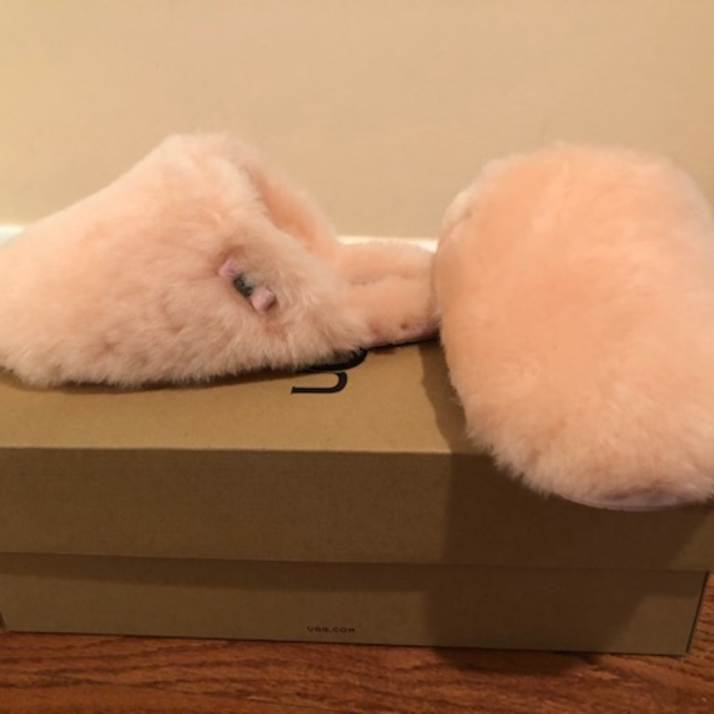 UGG Fluff Genuine Shearling Slipper Clog. 7, 8 - Picture 3 of 6